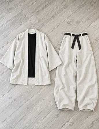 Gojo — Outfit V2 — vista sobre madera