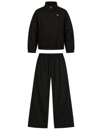 Megumi — Classic Outfit