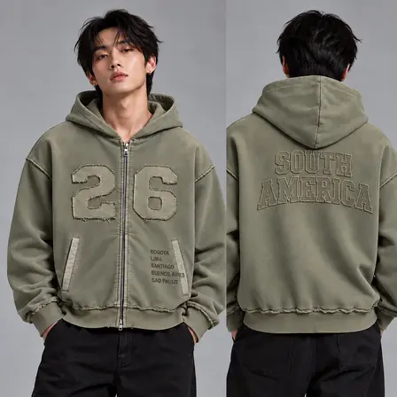 Zip-up Hoodie South America — modelo
