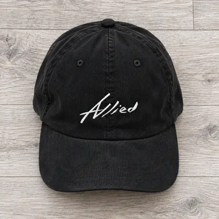 ALLIED - CAP — vista sobre madera