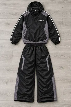 REAL BOXING - HOODIE OUTFIT — vista sobre madera
