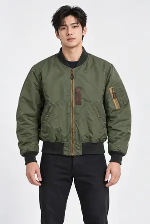 Geon Woo — Bomber — modelo