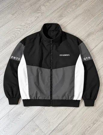 Garments — Gray — vista sobre madera